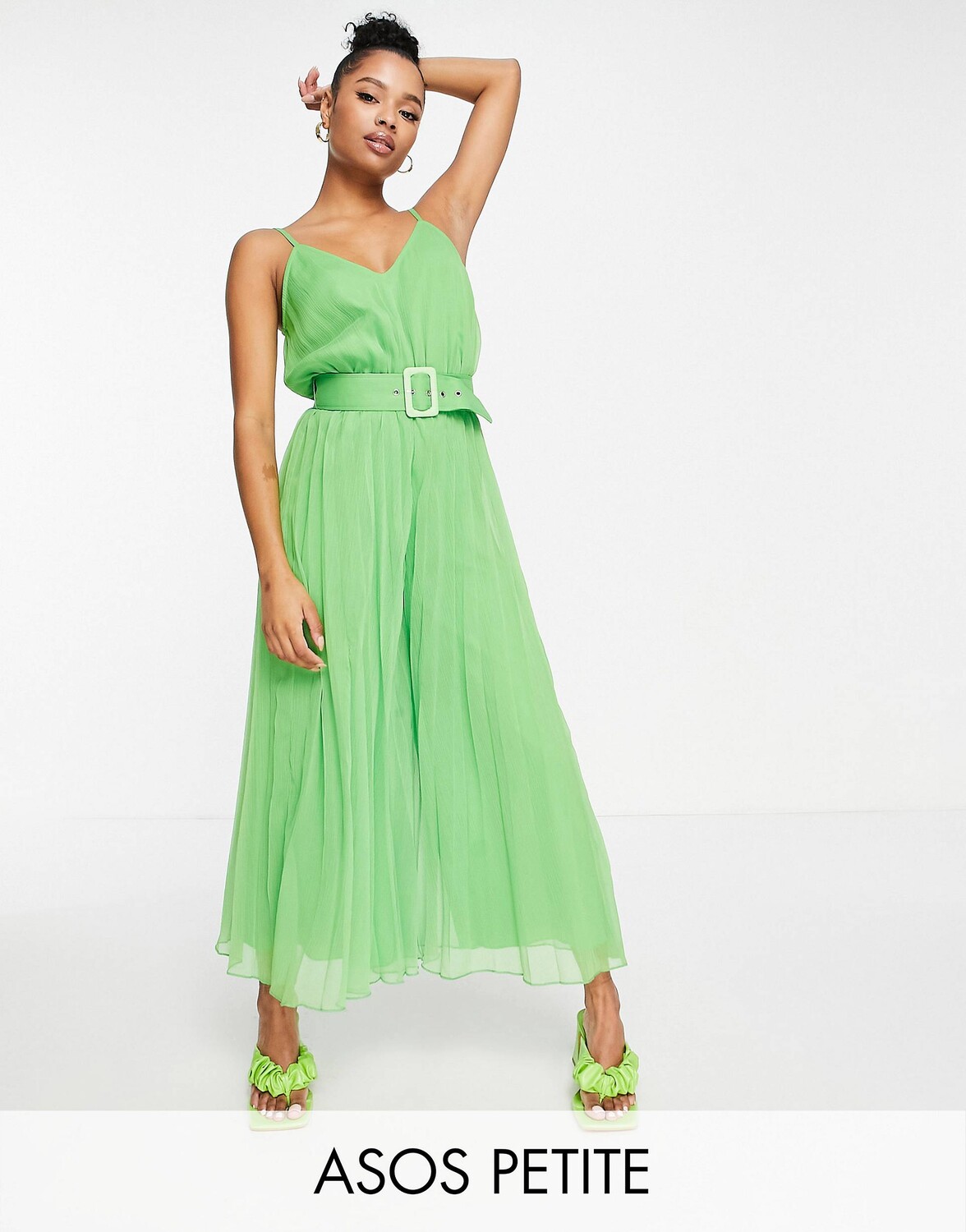 Зеленый плиссированный комбинезон на бретельках с поясом на талии ASOS DESIGN Petite
Зеленый плиссированный комбинезон на бретельках с поясом на талии ASOS DESIGN Petite