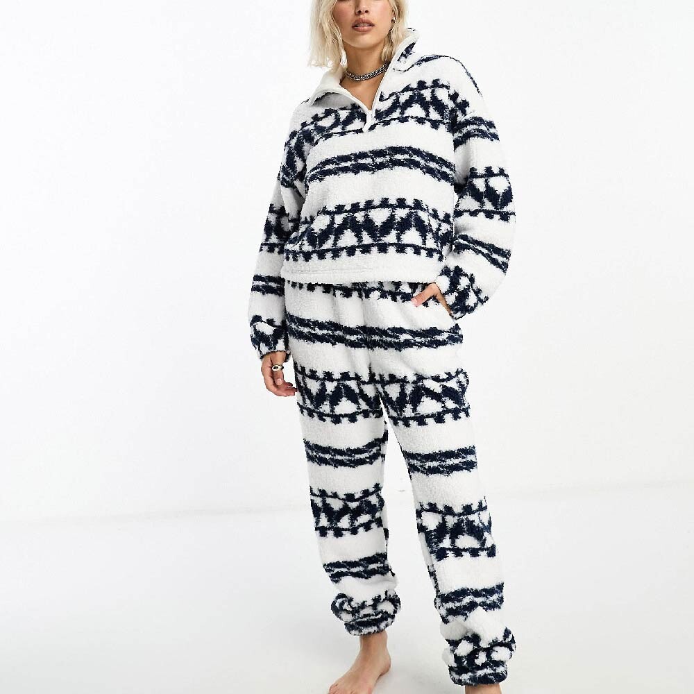 Спортивные брюки Asos Design Lounge Co-ord Alpine Cloud Fleece, белый/темно-синий
Спортивные брюки Asos Design Lounge Co-ord Alpine Cloud Fleece, белый/темно-синий