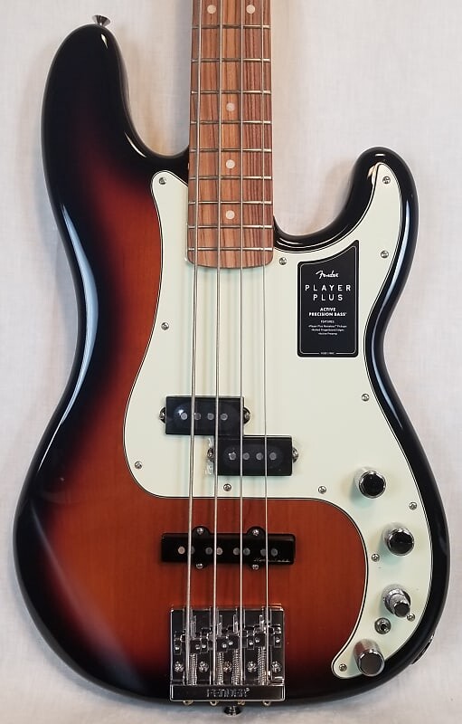 Бас-гитара Fender Player Plus Precision Bass, накладка на гриф Pau Ferro, 3 цвета Sunburst 0147363300
Бас-гитара Fender Player Plus Precision Bass, накладка на гриф Pau Ferro, 3 цвета Sunburst 0147363300