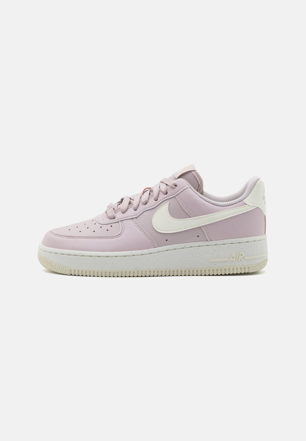Кроссовки Nike AIR FORCE 1 '07, цвет platinum violet/sail/coconut milk/volt/black
Кроссовки Nike AIR FORCE 1 '07, цвет platinum violet/sail/coconut milk/volt/black