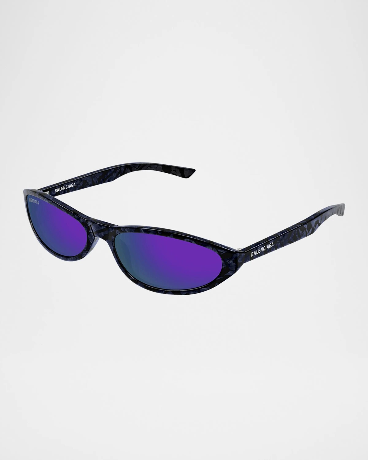 Овальные солнцезащитные очки из ацетата Balenciaga, цвет Shiny Purple Pearled Havana
Овальные солнцезащитные очки из ацетата Balenciaga, цвет Shiny Purple Pearled Havana