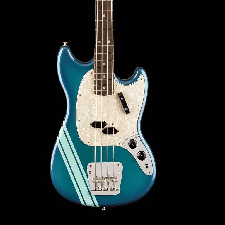 Басс гитара Fender Vintera II 70s Mustang Bass Rosewood Fingerboard Competition Burgundy With Gig Bag
Басс гитара Fender Vintera II 70s Mustang Bass Rosewood Fingerboard Competition Burgundy With Gig Bag