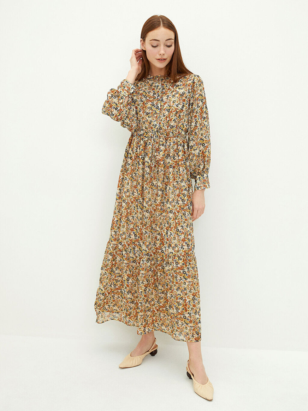 Женское платье с круглым вырезом и цветочным принтом с длинным рукавом LCW Modest
Женское платье с круглым вырезом и цветочным принтом с длинным рукавом LCW Modest