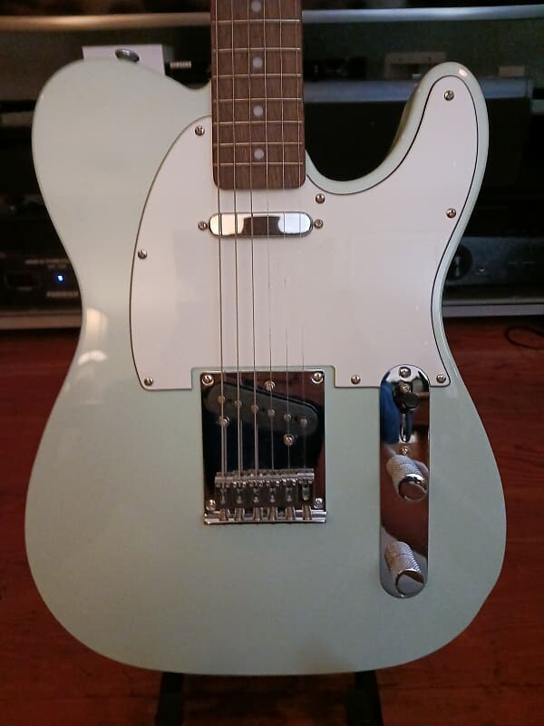 Электрогитара Squier Bullet Telecaster Surf Green Bullet Telecaster 2022 - Gloss
Электрогитара Squier Bullet Telecaster Surf Green Bullet Telecaster 2022 - Gloss