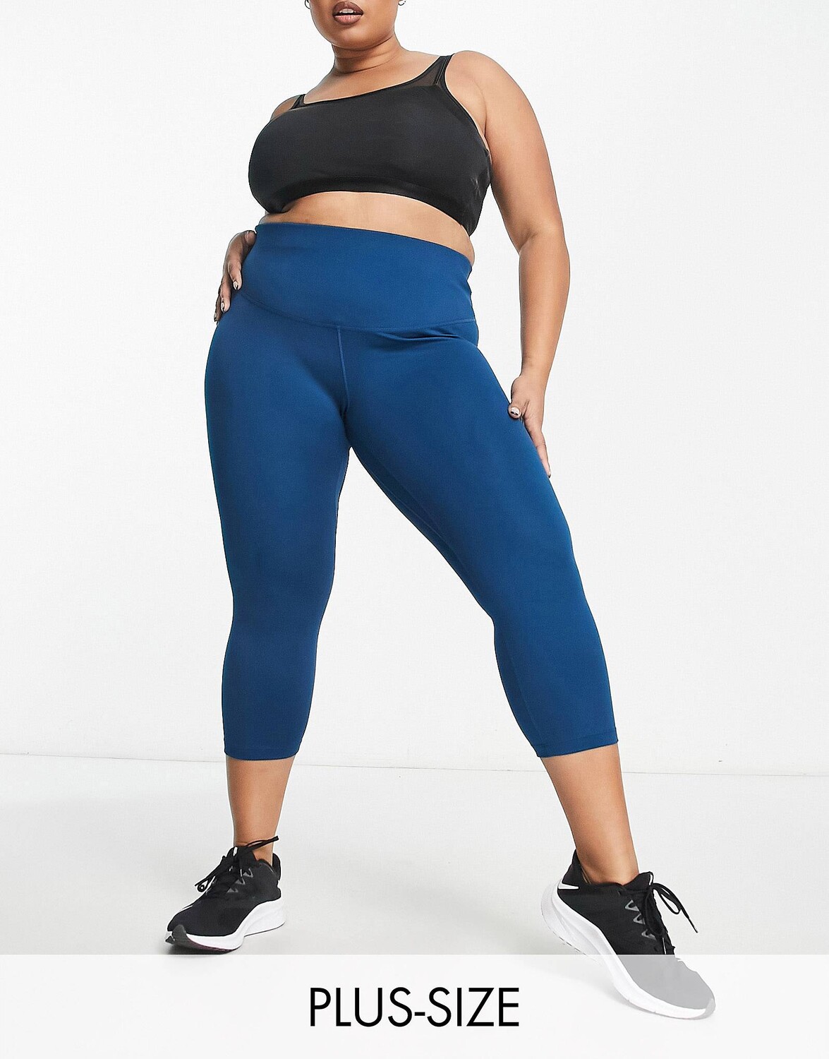 Темно-синие укороченные леггинсы с высокой посадкой Nike Training Plus One Dri-FIT, Синий
Темно-синие укороченные леггинсы с высокой посадкой Nike Training Plus One Dri-FIT, Синий