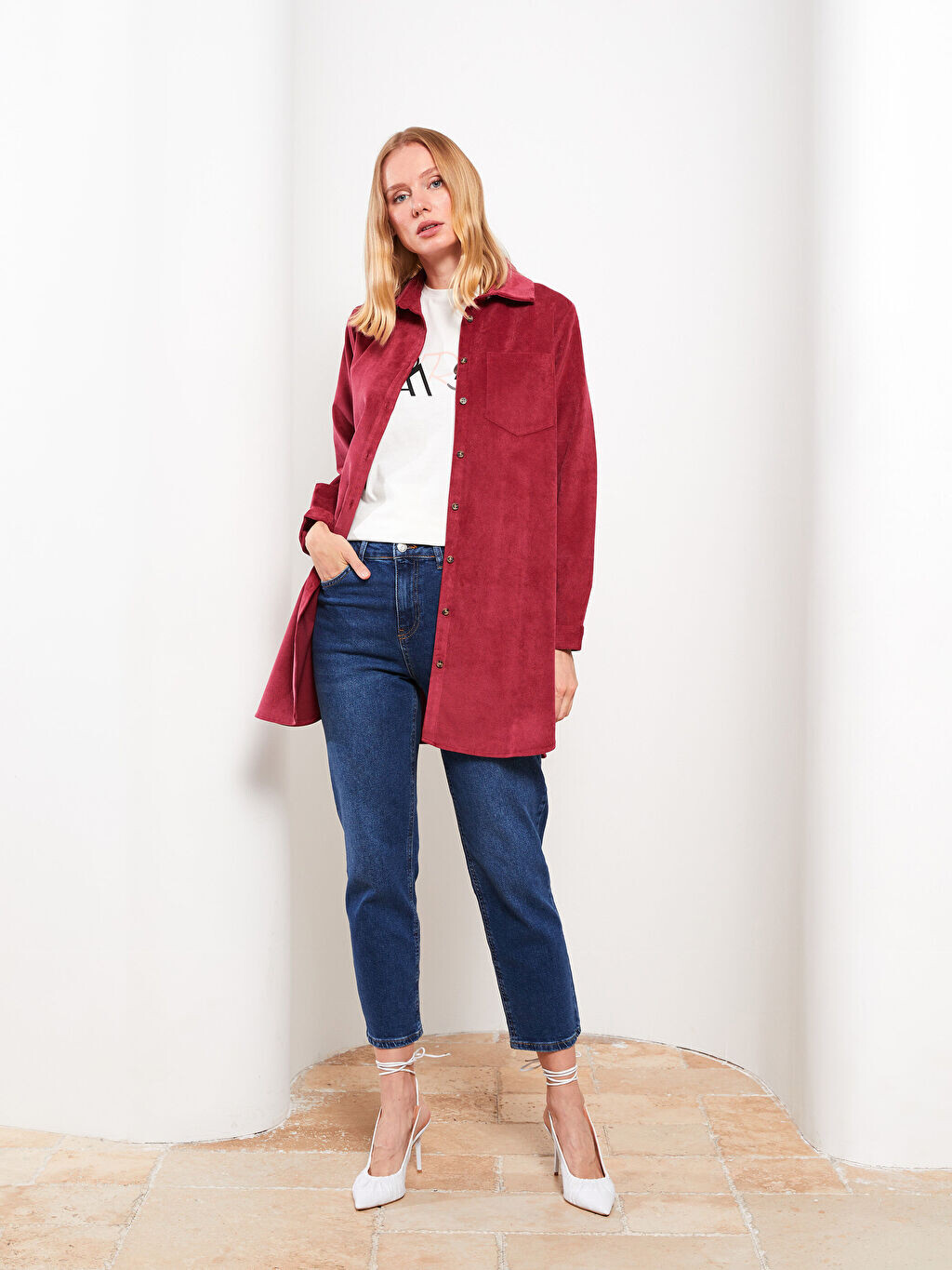 Женские джинсовые брюки Slim Fit прямого кроя с карманами и деталями LCWAIKIKI Classic
Женские джинсовые брюки Slim Fit прямого кроя с карманами и деталями LCWAIKIKI Classic