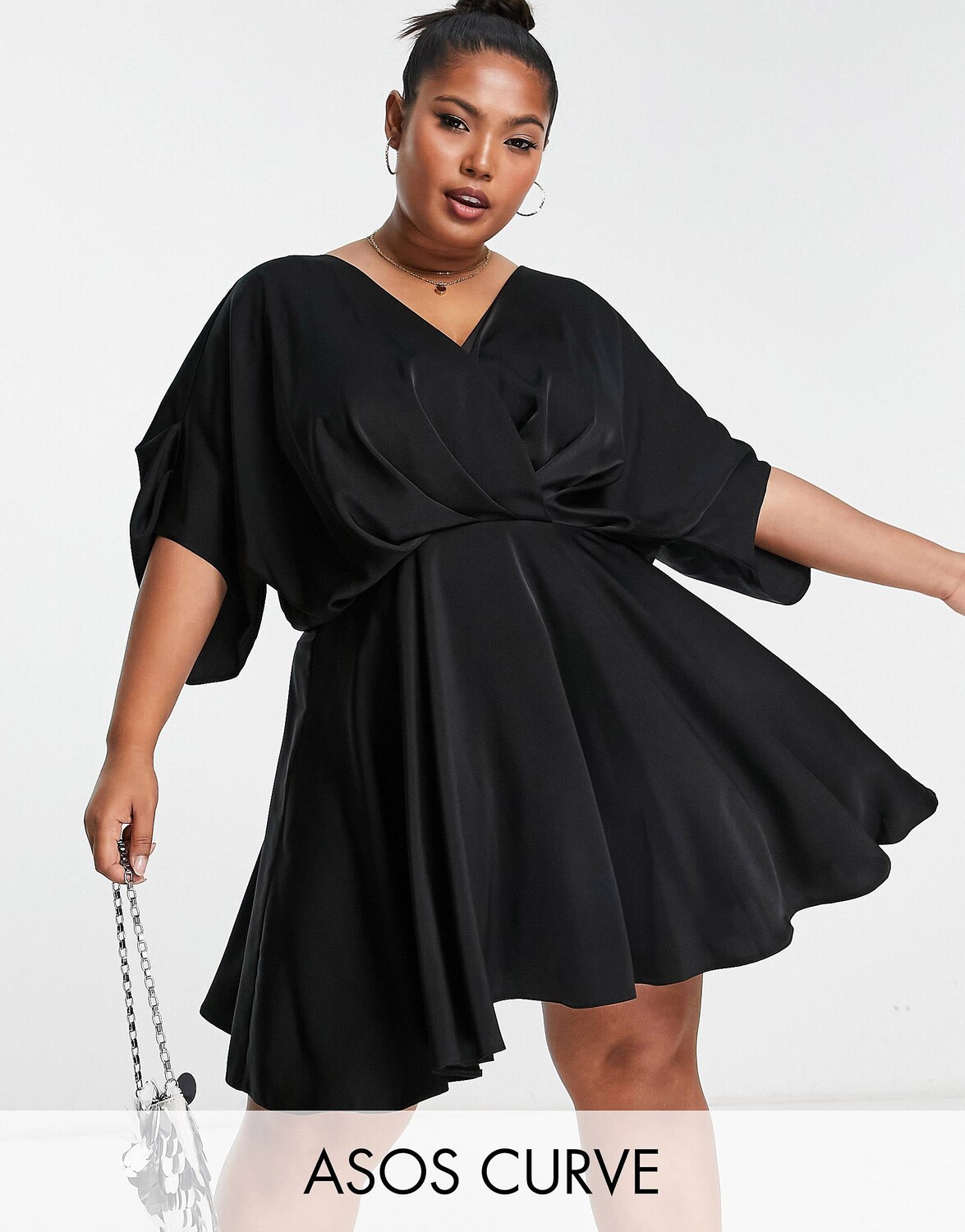 Черное платье мини с глубоким вырезом и рукавами \"летучая мышь\" ASOS DESIGN Curve Curve
Черное платье мини с глубоким вырезом и рукавами \"летучая мышь\" ASOS DESIGN Curve Curve