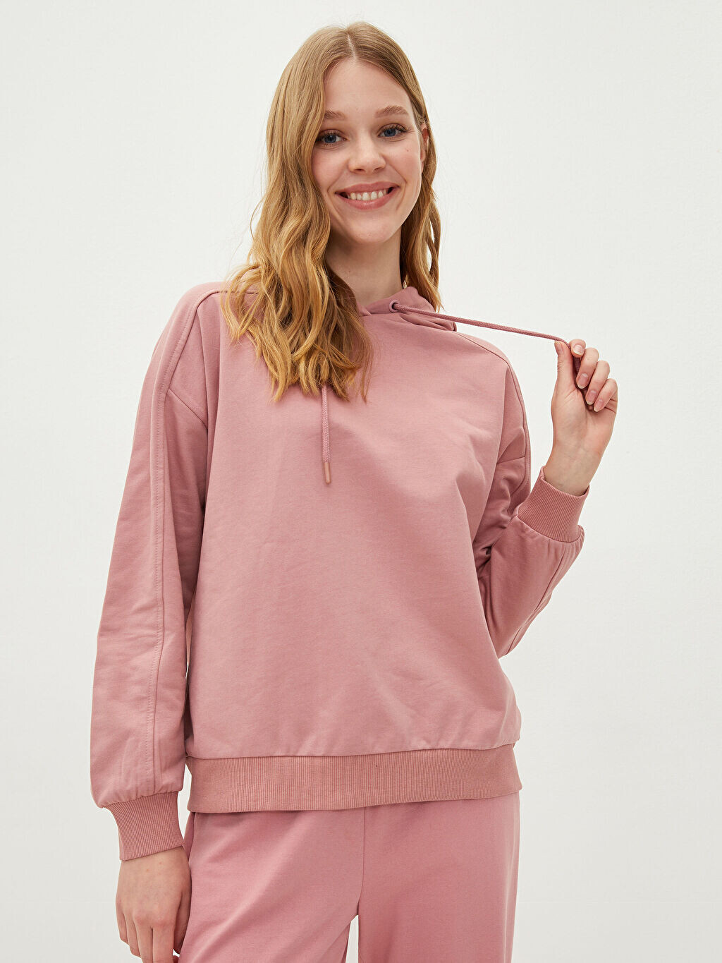 Женская толстовка с капюшоном однотонная с длинным рукавом LCW Casual, Коричневый
Женская толстовка с капюшоном однотонная с длинным рукавом LCW Casual, Коричневый