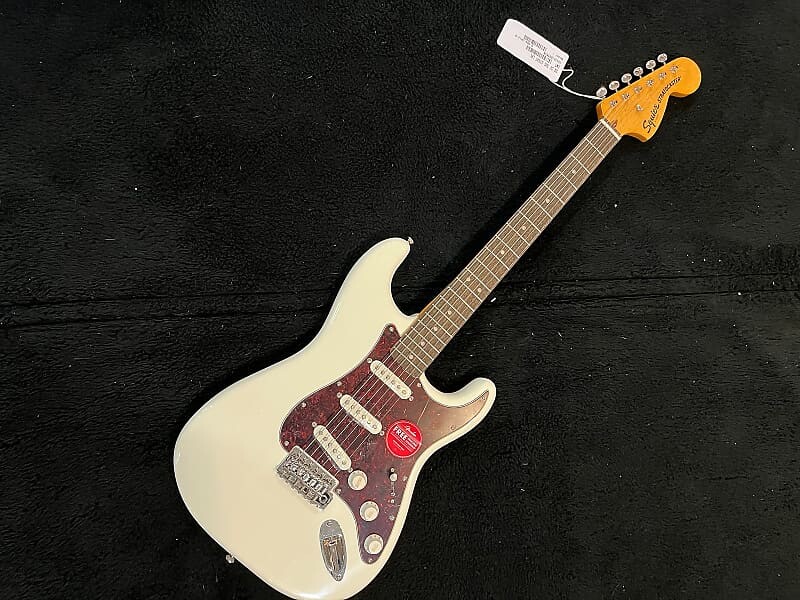 Squier Classic Vibe '70s Stratocaster с грифом Laurel Olympic White #ICSJ21007678 (7 фунтов 10,7 унции) Classic Vibe '70s Stratocaster with Laurel Fretboard
Squier Classic Vibe '70s Stratocaster с грифом Laurel Olympic White #ICSJ21007678 (7 фунтов 10,7 унции) Classic Vibe '70s Stratocaster with Laurel Fretboard