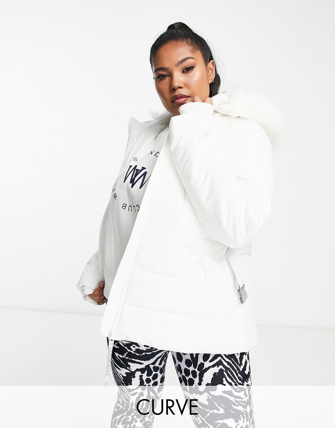 Лыжная куртка с поясом и капюшоном из искусственного меха ASOS 4505 Curve, Белый
Лыжная куртка с поясом и капюшоном из искусственного меха ASOS 4505 Curve, Белый