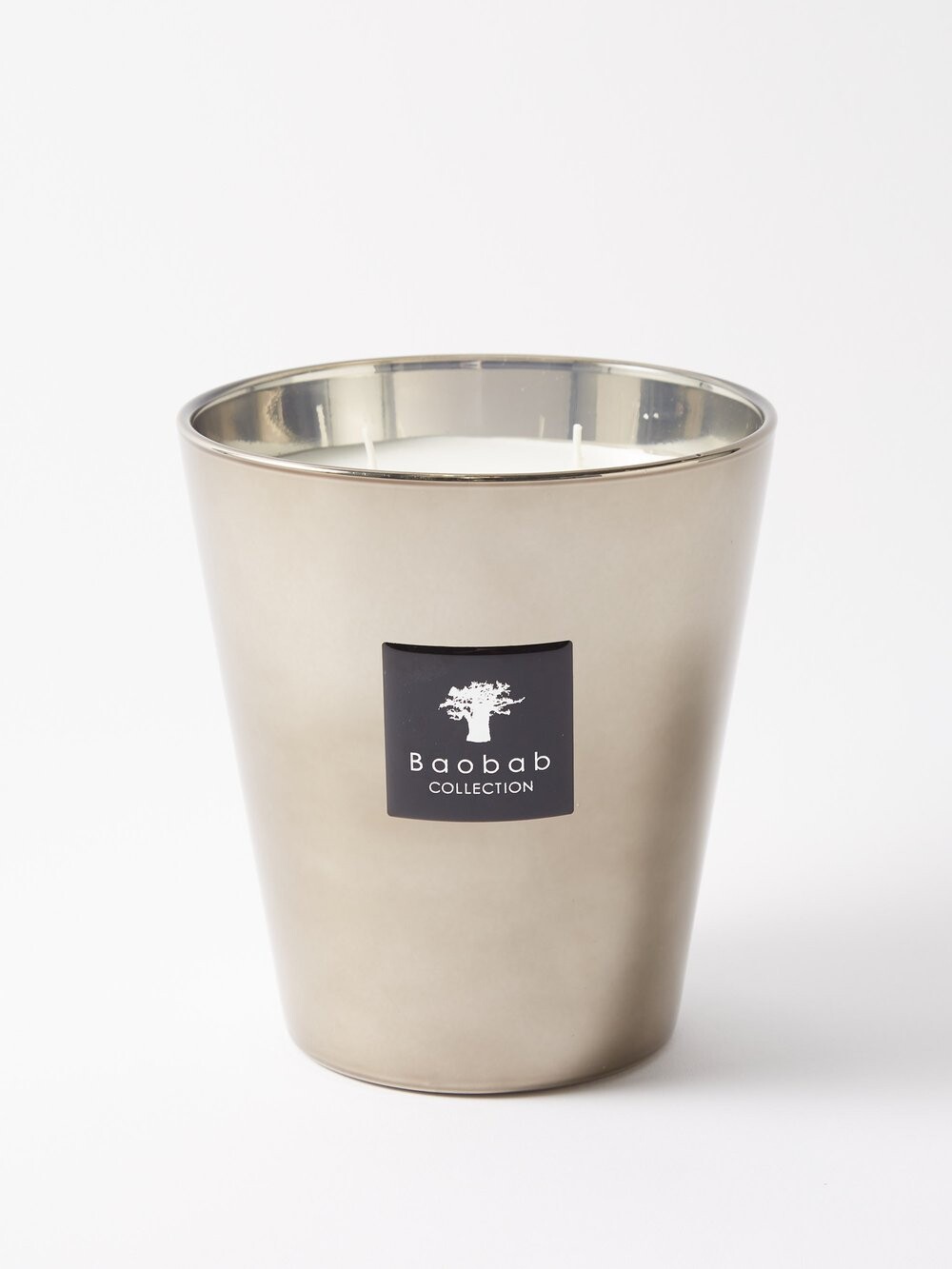 Ароматическая свеча среднего размера les exclusives platinum Baobab Collection, серебряный
Ароматическая свеча среднего размера les exclusives platinum Baobab Collection, серебряный