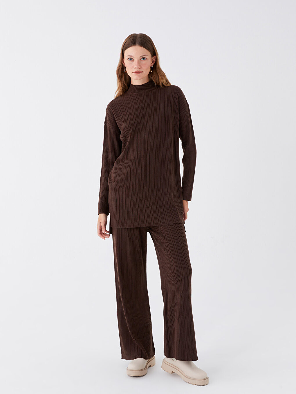 Женские однотонные трикотажные брюки с эластичной резинкой на талии LCW Modest, коричневый
Женские однотонные трикотажные брюки с эластичной резинкой на талии LCW Modest, коричневый