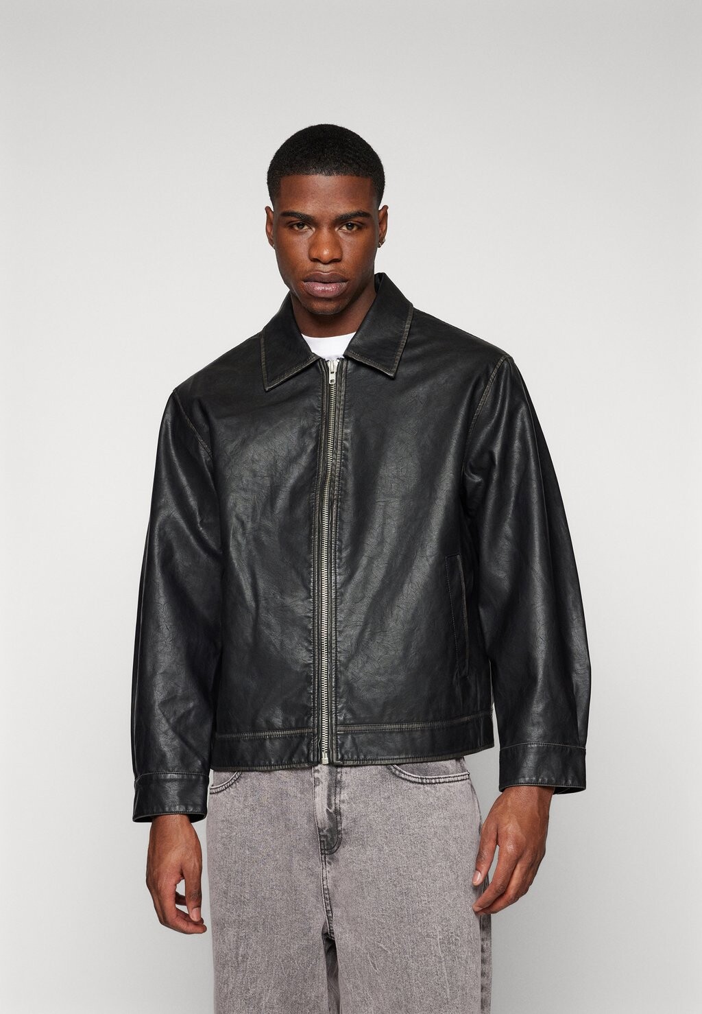 Куртка из искусственной кожи TRUE FIT HARRINGTON UNISEX BDG Urban Outfitters, цвет black
Куртка из искусственной кожи TRUE FIT HARRINGTON UNISEX BDG Urban Outfitters, цвет black