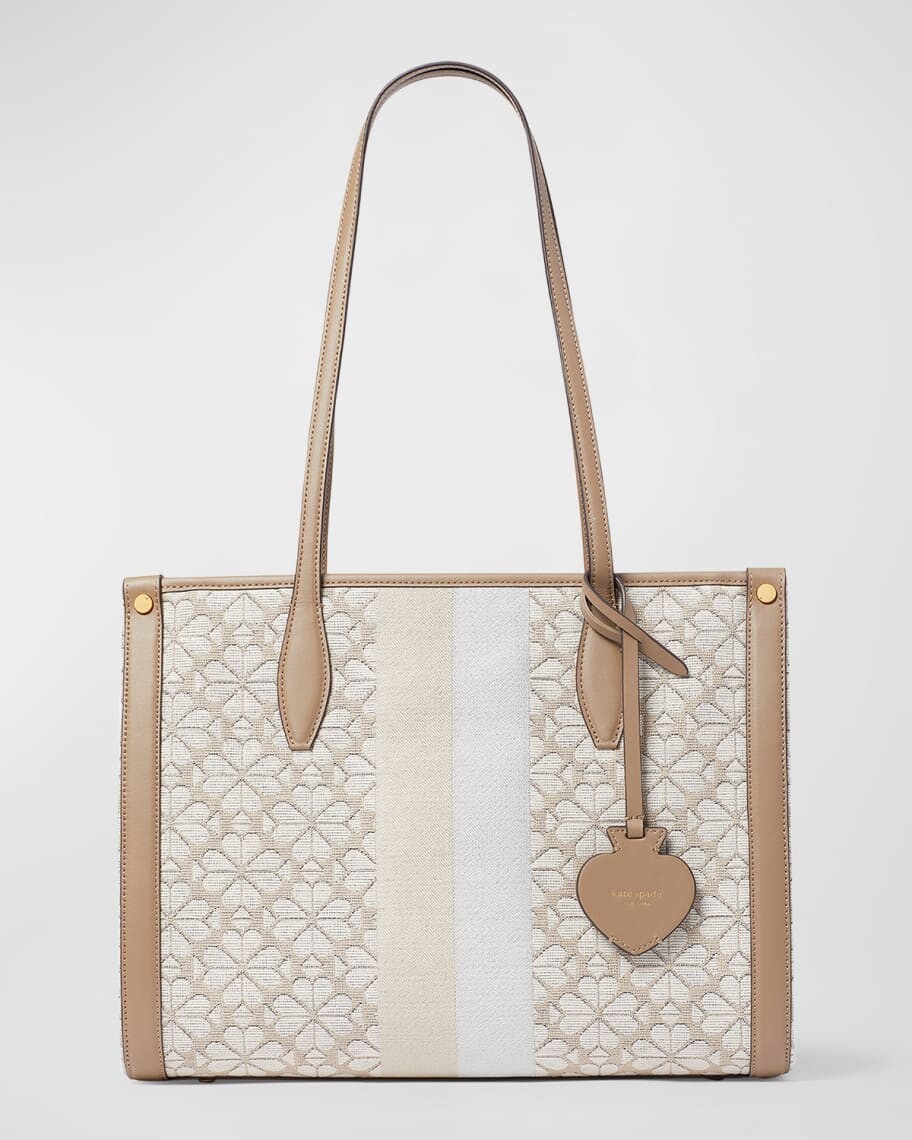 Жаккардовая сумка-тоут Market среднего размера с цветочным принтом kate spade new york
Жаккардовая сумка-тоут Market среднего размера с цветочным принтом kate spade new york