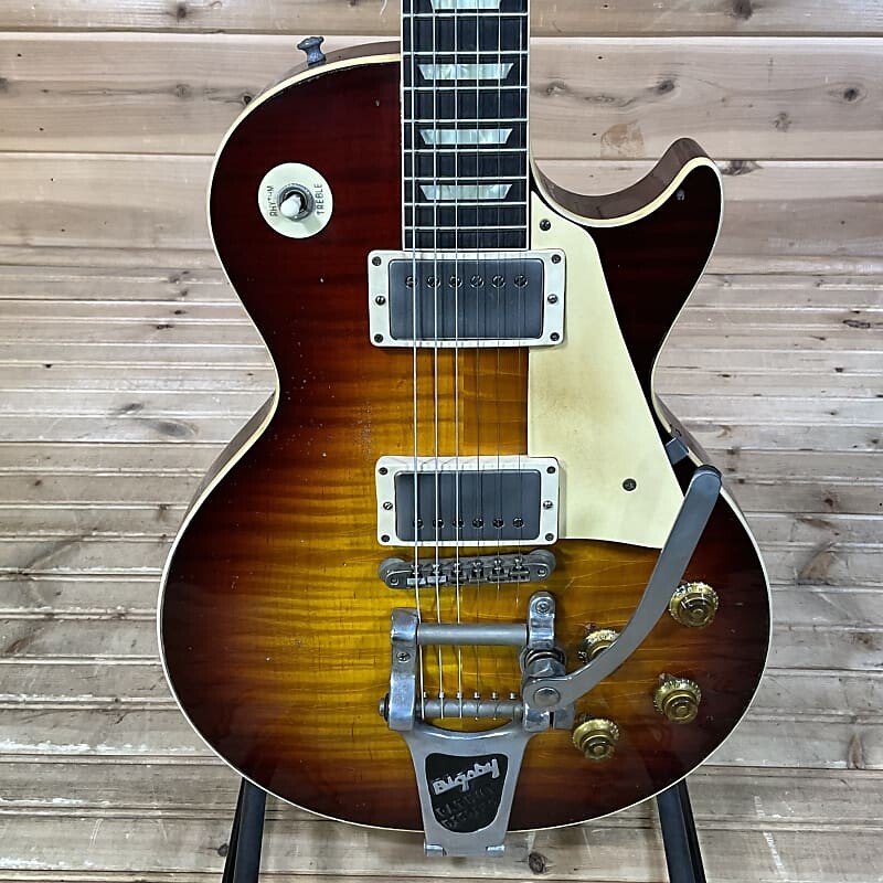 Электрогитара Gibson Custom 1959 Les Paul Standard Reissue Limited Edition Brazilian Rosewood w/ Bigsby Murphy Lab Heavy Aged Electric Guitar - Tri-Burst
Электрогитара Gibson Custom 1959 Les Paul Standard Reissue Limited Edition Brazilian Rosewood w/ Bigsby Murphy Lab Heavy Aged Electric Guitar - Tri-Burst