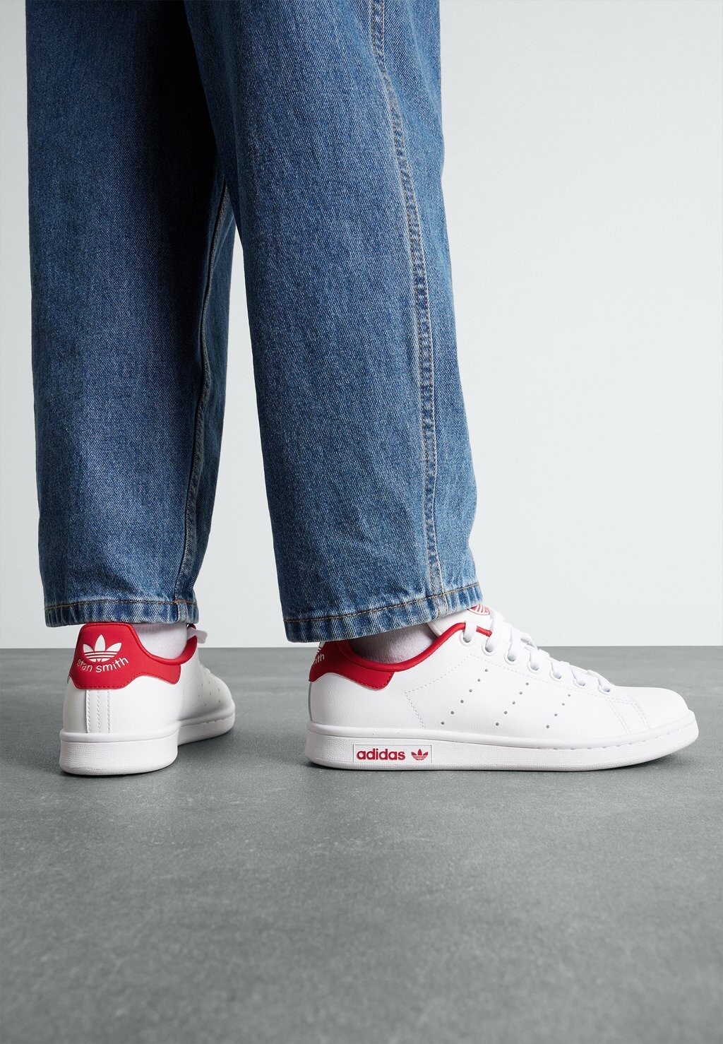 Низкие кроссовки Stan Smith Unisex adidas Originals, цвет footwear white/better scarlet
Низкие кроссовки Stan Smith Unisex adidas Originals, цвет footwear white/better scarlet