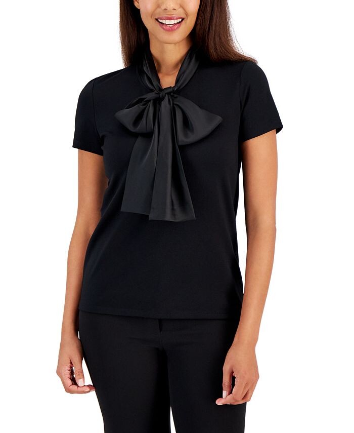 Женский топ с короткими рукавами и бантом из смешанной техники Anne Klein, черный
Женский топ с короткими рукавами и бантом из смешанной техники Anne Klein, черный