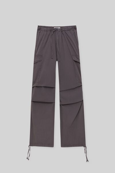 Брюки-парашюты с боковыми карманами PULL&BEAR
Брюки-парашюты с боковыми карманами PULL&BEAR