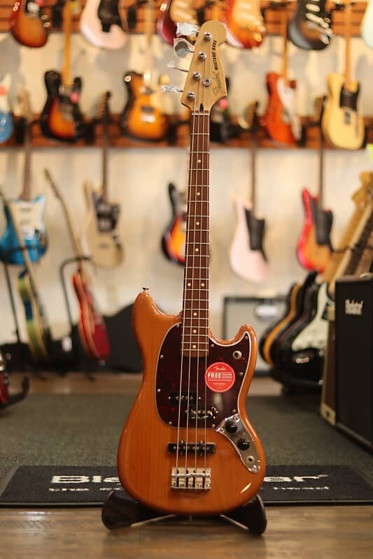 Пижама Fender Player Mustang Bass с грифом Pau Ferro 2020 — настоящее время — Aged Natural Player Mustang Bass PJ with Pau Ferro Fretboard
Пижама Fender Player Mustang Bass с грифом Pau Ferro 2020 — настоящее время — Aged Natural Player Mustang Bass PJ with Pau Ferro Fretboard