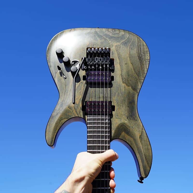 Schecter DIAMOND SERIES C-1FR APOCALYPSE - 6-струнная электрогитара ржаво-серого цвета
Schecter DIAMOND SERIES C-1FR APOCALYPSE - 6-струнная электрогитара ржаво-серого цвета