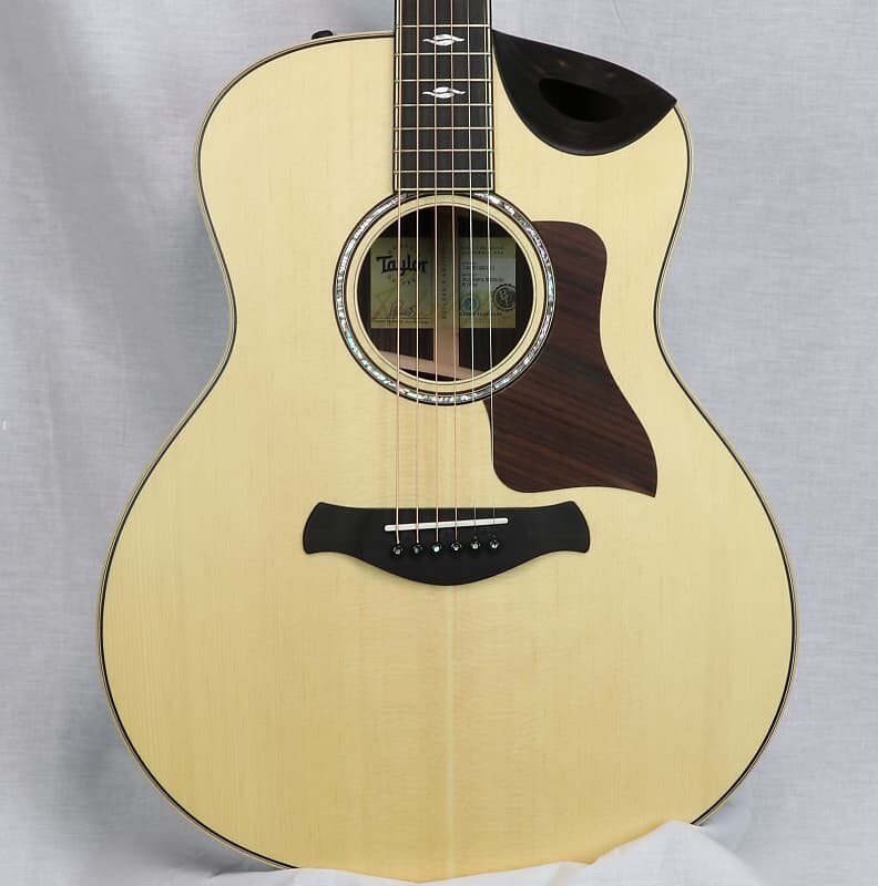 Акустическая электрогитара Taylor 816ce Builder's Edition из индийского палисандра
Акустическая электрогитара Taylor 816ce Builder's Edition из индийского палисандра