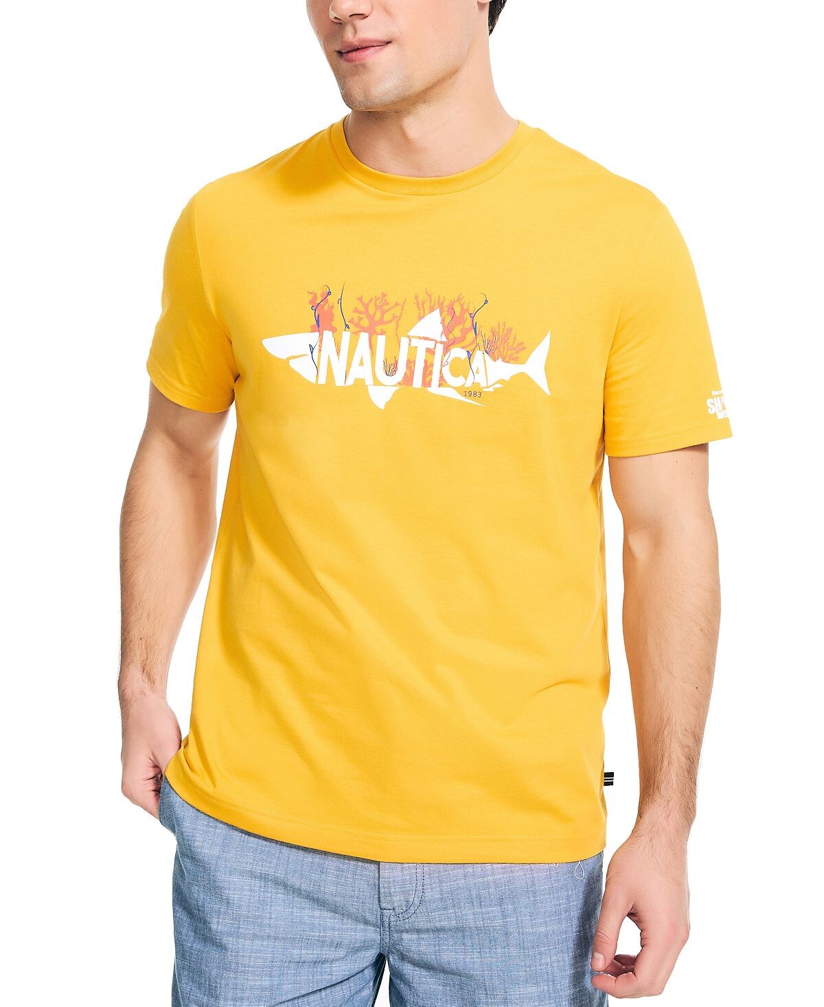 Мужская футболка классического кроя с графическим логотипом Shark Week x Shark Nautica
Мужская футболка классического кроя с графическим логотипом Shark Week x Shark Nautica
