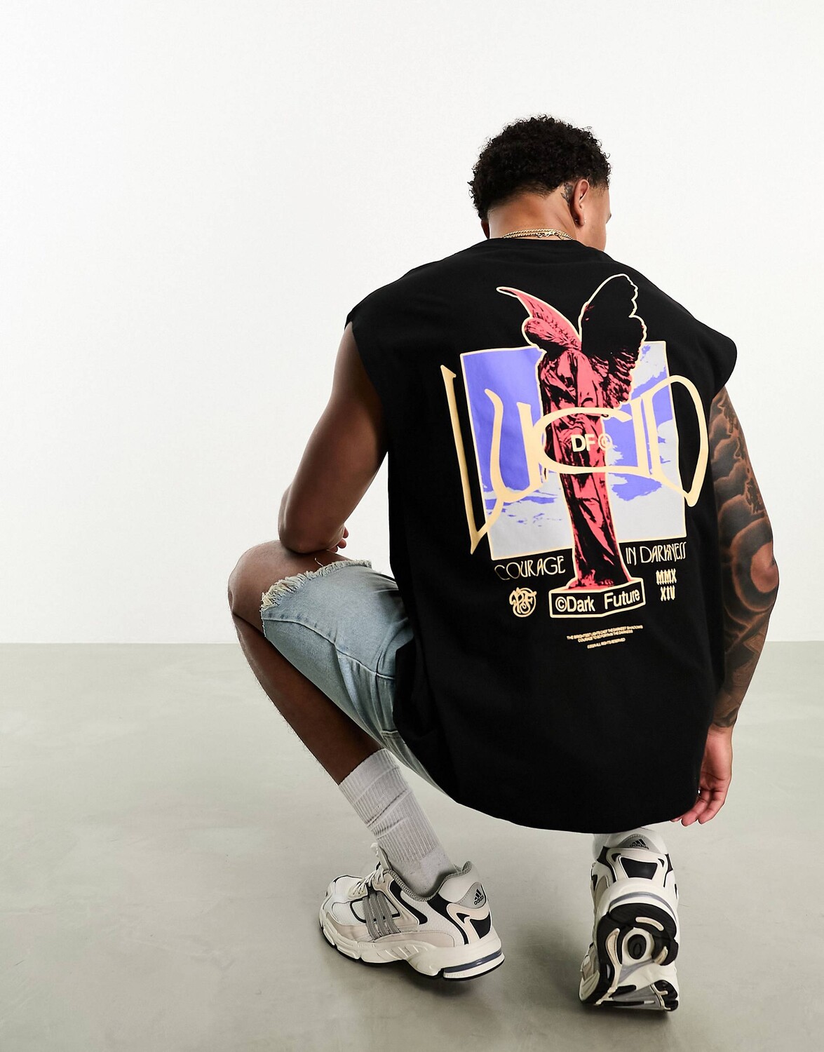 Черный свободный жилет с принтом в виде статуи на спине ASOS Dark Future ASOS DESIGN
Черный свободный жилет с принтом в виде статуи на спине ASOS Dark Future ASOS DESIGN