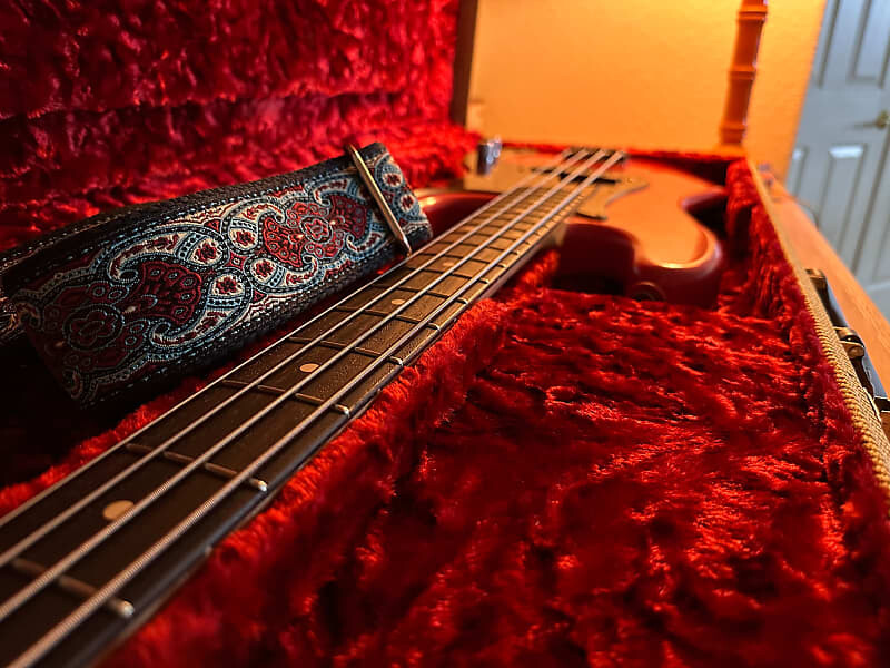 Fender Custom Shop Pino Palladino Signature Precision Bass Relic 2005–2019 — Fiesta Red над пустынным песком Custom Shop Pino Palladino Precision Bass Relic
Fender Custom Shop Pino Palladino Signature Precision Bass Relic 2005–2019 — Fiesta Red над пустынным песком Custom Shop Pino Palladino Precision Bass Relic