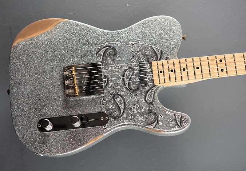 Телекастер Brad Paisley Road Worn - Silver Sparkle Fender Brad Paisley Road Worn Telecaster -
Телекастер Brad Paisley Road Worn - Silver Sparkle Fender Brad Paisley Road Worn Telecaster -