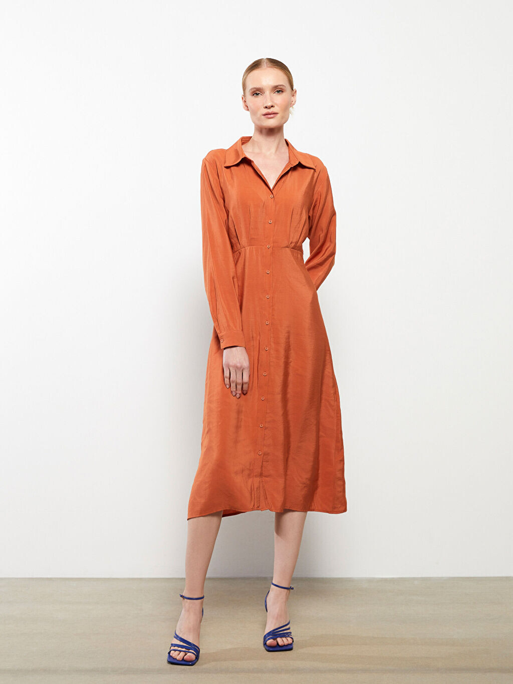 Женское платье Tencel с прямым воротником и длинными рукавами LCWAIKIKI Classic
Женское платье Tencel с прямым воротником и длинными рукавами LCWAIKIKI Classic