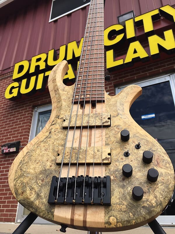 Бас-гитара Schecter USA Custom Shop Masterworks Custom Riot-6 Buckeye Burl с 6 струнами и сумкой для профессионального концерта
Бас-гитара Schecter USA Custom Shop Masterworks Custom Riot-6 Buckeye Burl с 6 струнами и сумкой для профессионального концерта