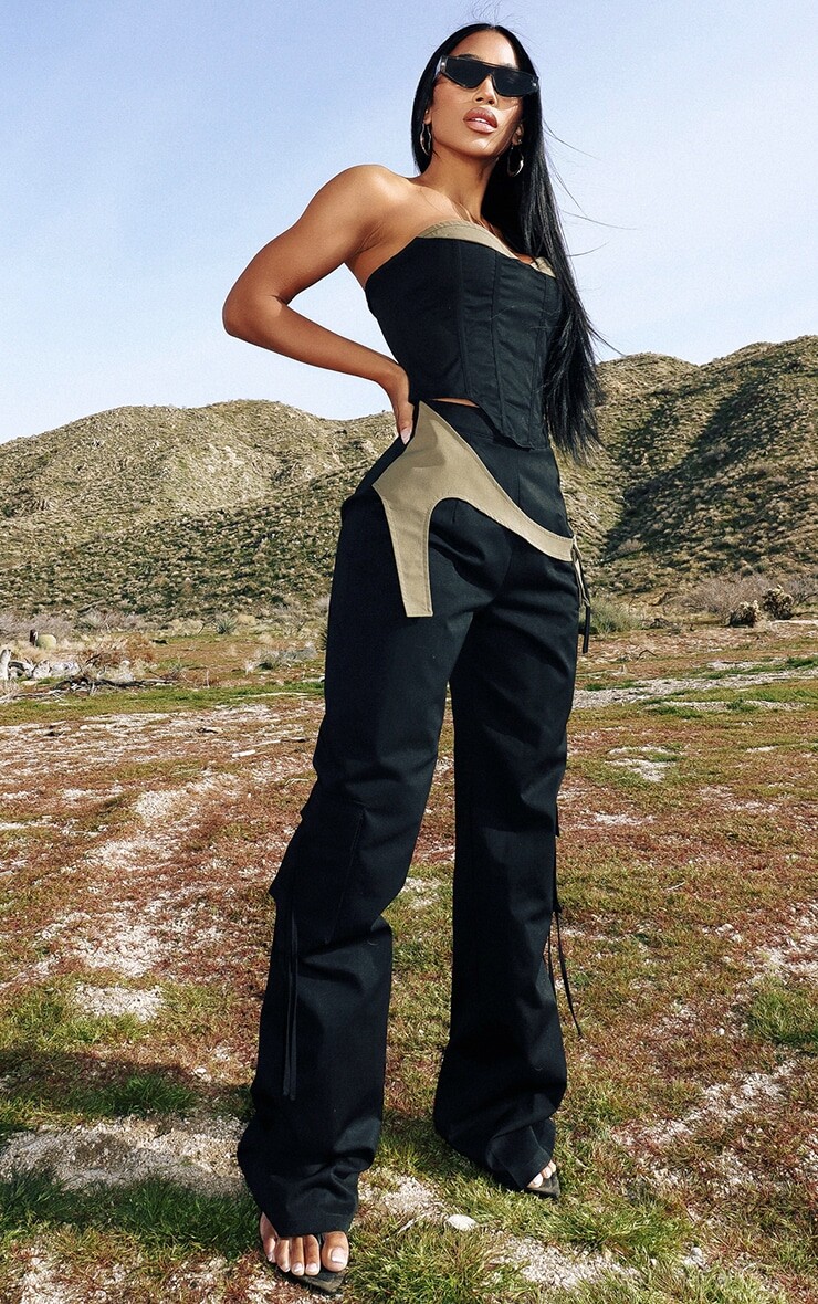 PrettyLittleThing Черные брюки Cargos с контрастной вставкой и карманами, Черный
PrettyLittleThing Черные брюки Cargos с контрастной вставкой и карманами, Черный