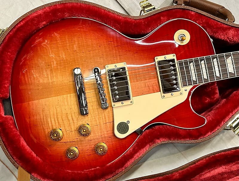 Gibson Les Paul Standard '50s 2021 - Heritage Cherry Sunburst New Unplayed Auth Dealer 10lbs 2oz #142
Gibson Les Paul Standard '50s 2021 - Heritage Cherry Sunburst New Unplayed Auth Dealer 10lbs 2oz #142