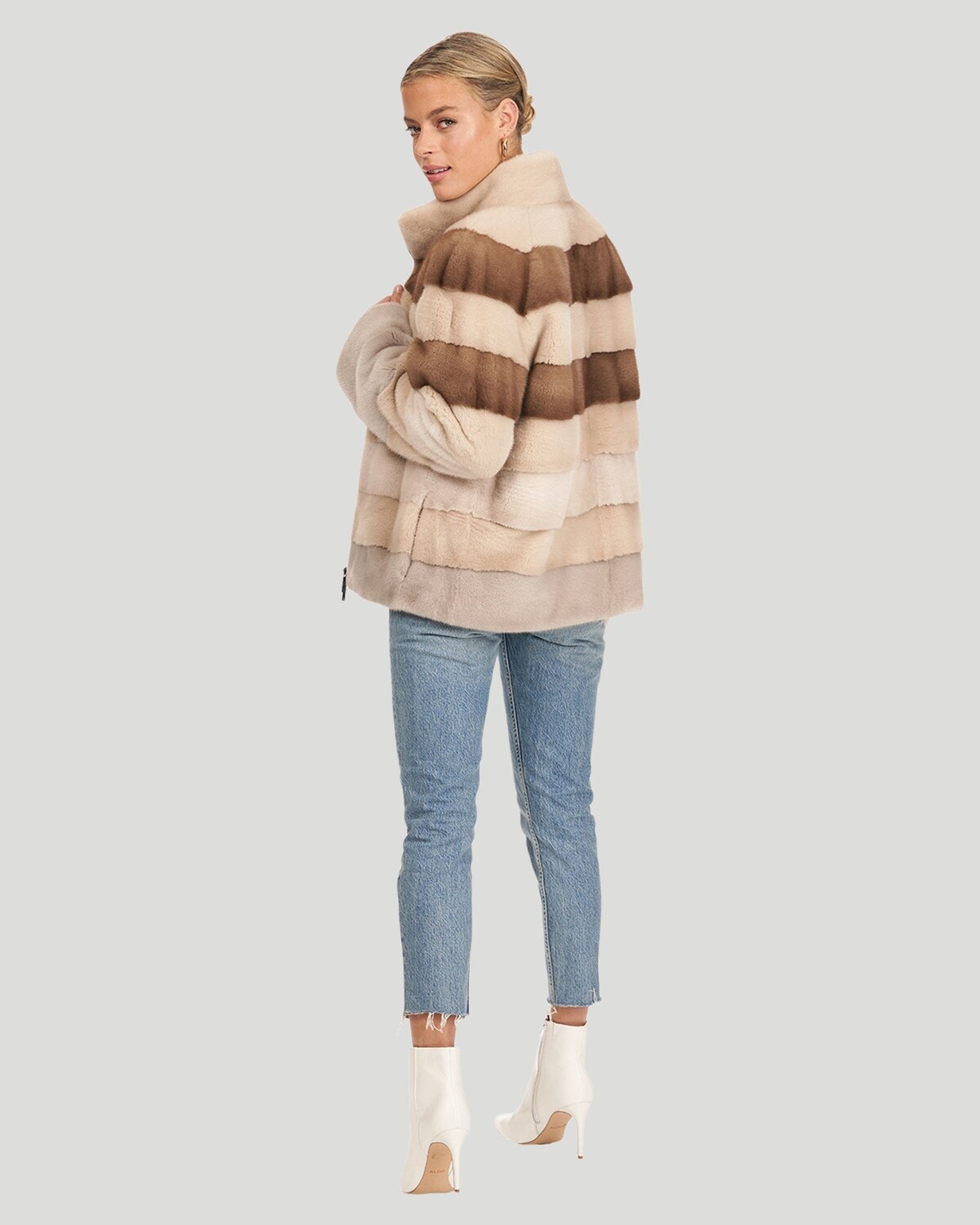 Норковая куртка на молнии пастельных тонов GORSKI, цвет Beige/Pastel/Pearl/Sapphire
Норковая куртка на молнии пастельных тонов GORSKI, цвет Beige/Pastel/Pearl/Sapphire