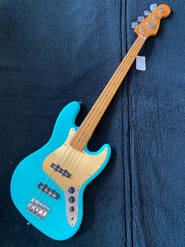 Squier 40th Anniversary Vintage Edition Jazz Bass Satin Sea Foam Green #ISSD22002259 (8 фунтов, 6,2 унции)
Squier 40th Anniversary Vintage Edition Jazz Bass Satin Sea Foam Green #ISSD22002259 (8 фунтов, 6,2 унции)