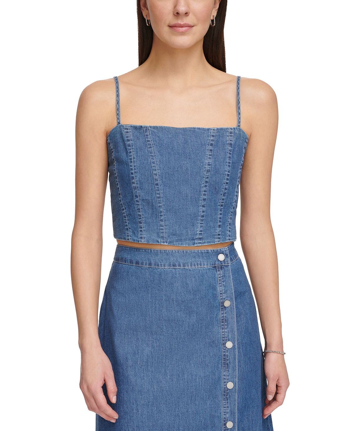 Женский укороченный топ из хлопкового денима со швами и присборенной спиной DKNY Jeans
Женский укороченный топ из хлопкового денима со швами и присборенной спиной DKNY Jeans