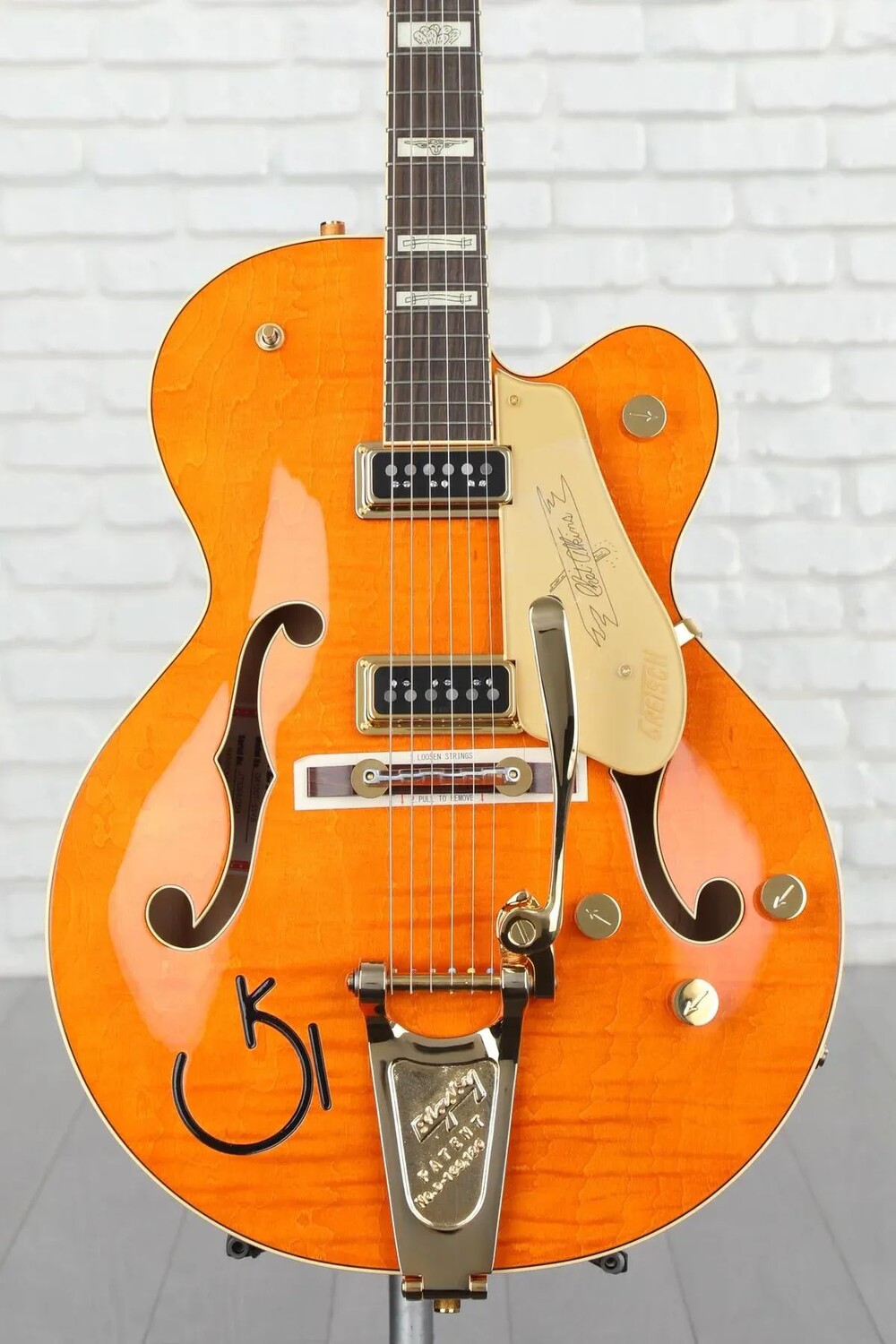 Gretsch G6120T-55GE Vintage Select 1955 Chet Atkins - Western Orange Stain, Bigsby
Gretsch G6120T-55GE Vintage Select 1955 Chet Atkins - Western Orange Stain, Bigsby