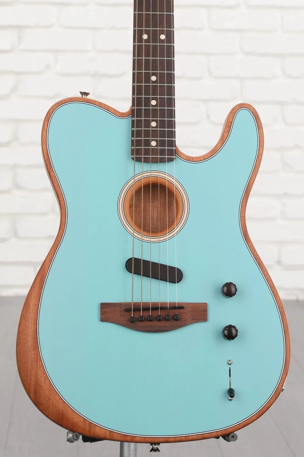 Акустически-электрическая гитара Fender Acoustasonic Player Telecaster — Daphne Blue, эксклюзивно для Sweetwater
Акустически-электрическая гитара Fender Acoustasonic Player Telecaster — Daphne Blue, эксклюзивно для Sweetwater