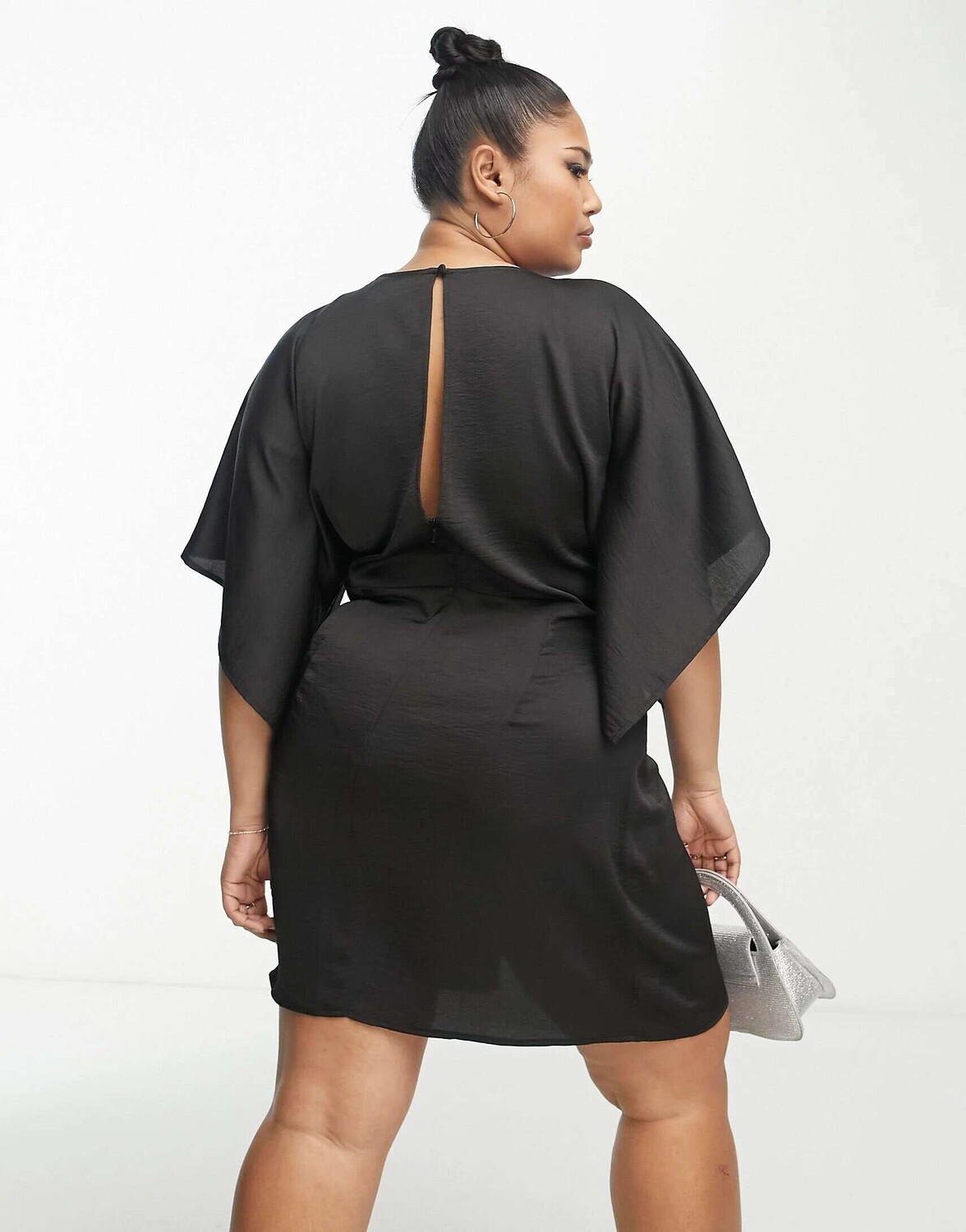 Черное платье мини с атласным лифом и рукавами-ангелками ASOS DESIGN Curve, Черный
Черное платье мини с атласным лифом и рукавами-ангелками ASOS DESIGN Curve, Черный