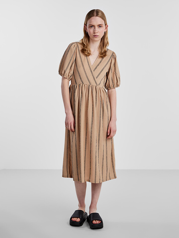 Платье Pieces, бежевый 
Платье Pieces, бежевый