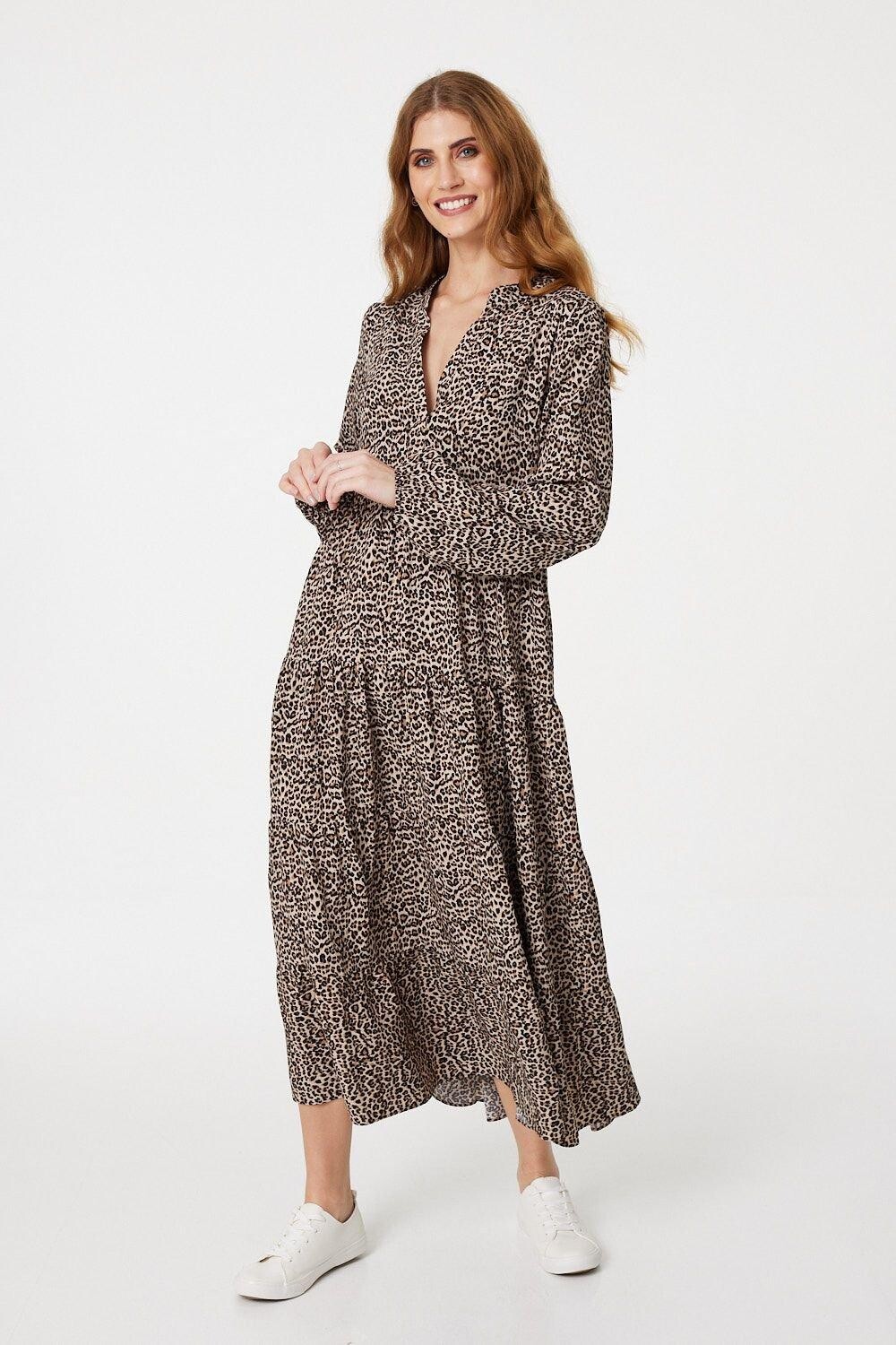 Свободное платье с V-образным вырезом и животным принтом Izabel London, коричневый
Свободное платье с V-образным вырезом и животным принтом Izabel London, коричневый