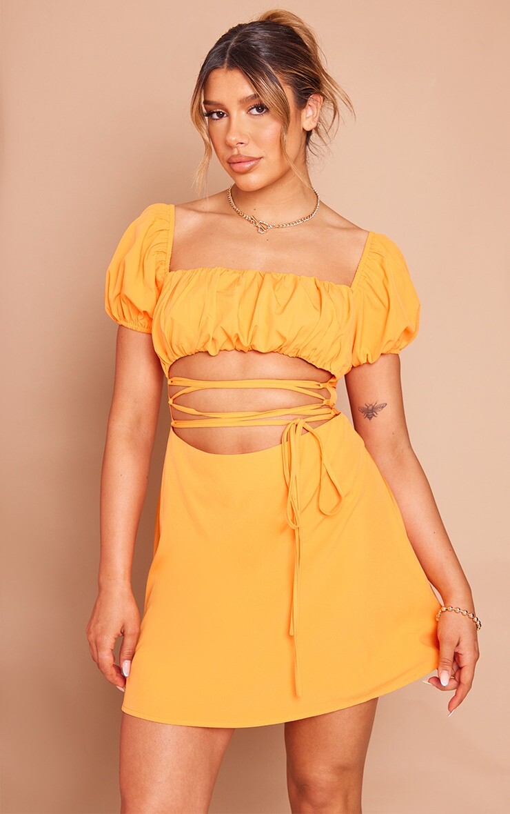 PrettyLittleThing Оранжевое платье прямого кроя с объемными рукавами и вырезами на бретелях, Оранжевый
PrettyLittleThing Оранжевое платье прямого кроя с объемными рукавами и вырезами на бретелях, Оранжевый