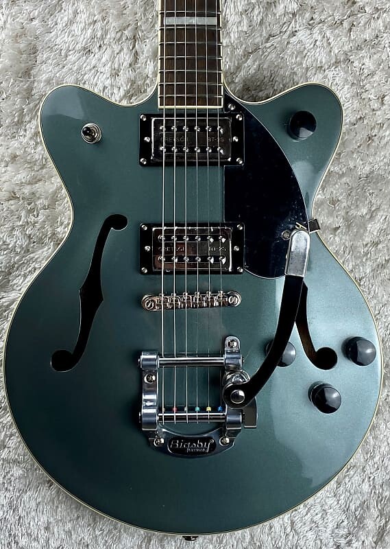 ЦЕНТРАЛЬНЫЙ БЛОК STREAMLINER G2655T Gretsch JR. ДВОЙНАЯ РЕЗКА С BIGSBY Stirling Green G2655T STREAMLINER CENTER BLOCK JR. DOUBLE-CUT WITH BIGSBY
ЦЕНТРАЛЬНЫЙ БЛОК STREAMLINER G2655T Gretsch JR. ДВОЙНАЯ РЕЗКА С BIGSBY Stirling Green G2655T STREAMLINER CENTER BLOCK JR. DOUBLE-CUT WITH BIGSBY