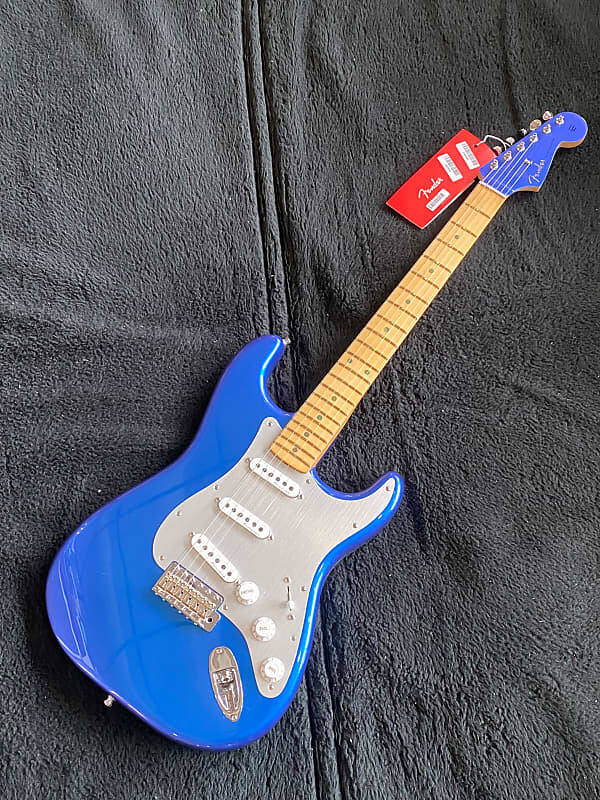 Ограниченная серия Fender H.E.R. Signature Stratocaster 2023 - Blue Marlin HER В наличии!!! Limited Edition H.E.R. Signature Stratocaster
Ограниченная серия Fender H.E.R. Signature Stratocaster 2023 - Blue Marlin HER В наличии!!! Limited Edition H.E.R. Signature Stratocaster