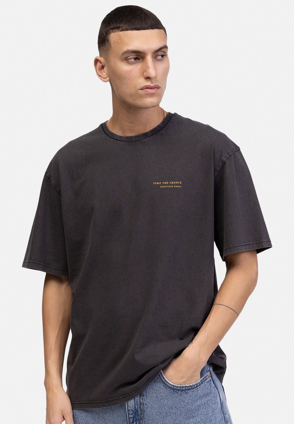 Футболки с принтом JOHNNY TEE BOXY FIT UNISEX Redefined Rebel, пестрый черный
Футболки с принтом JOHNNY TEE BOXY FIT UNISEX Redefined Rebel, пестрый черный