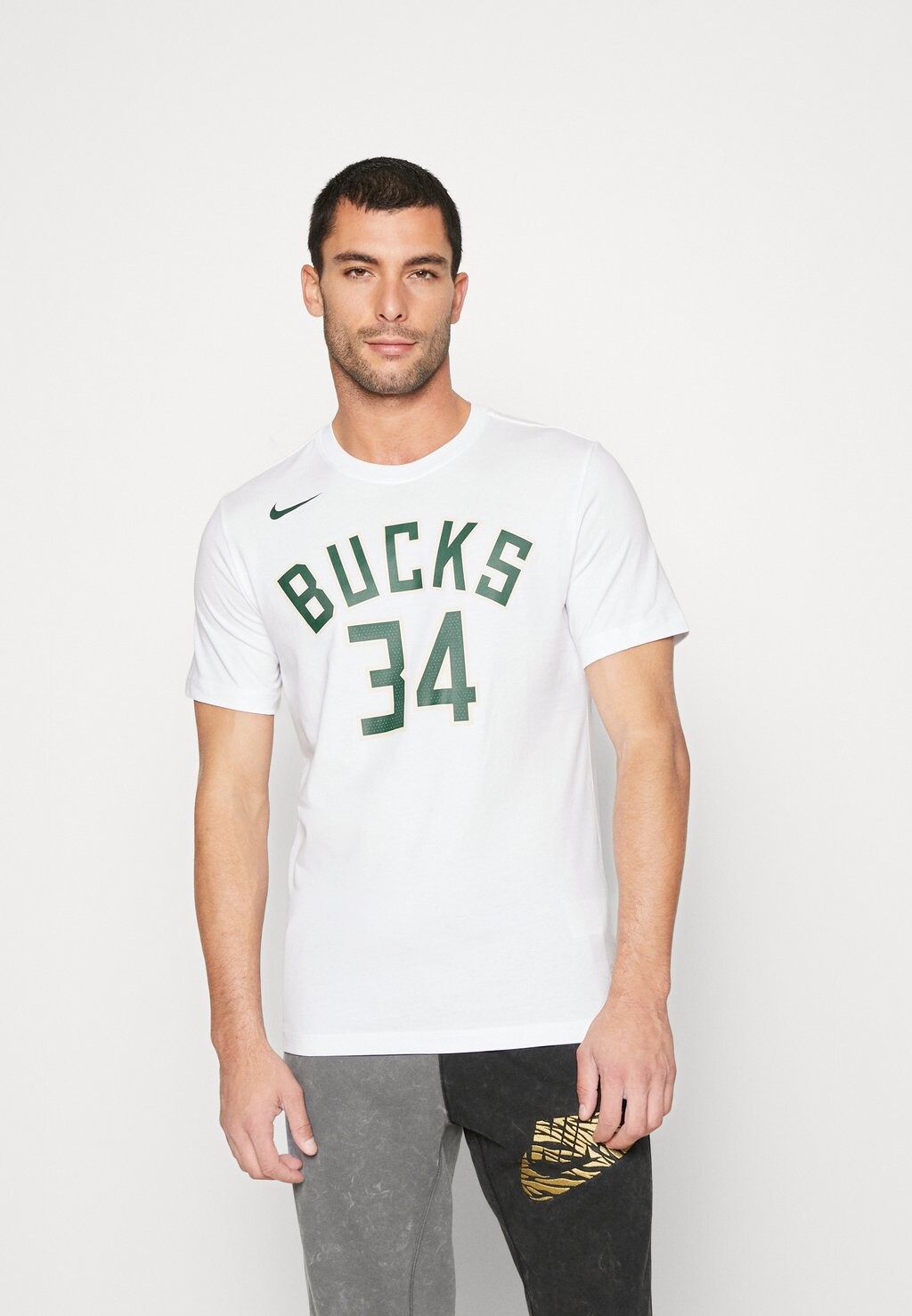 Футболка с принтом ФУТБОЛКА NBA GIANNIS ANTETOKOUNMPO MILWAUKEE BUCKS ИМЯ И НОМЕР Nike, белый/antetokounmpo
Футболка с принтом ФУТБОЛКА NBA GIANNIS ANTETOKOUNMPO MILWAUKEE BUCKS ИМЯ И НОМЕР Nike, белый/antetokounmpo