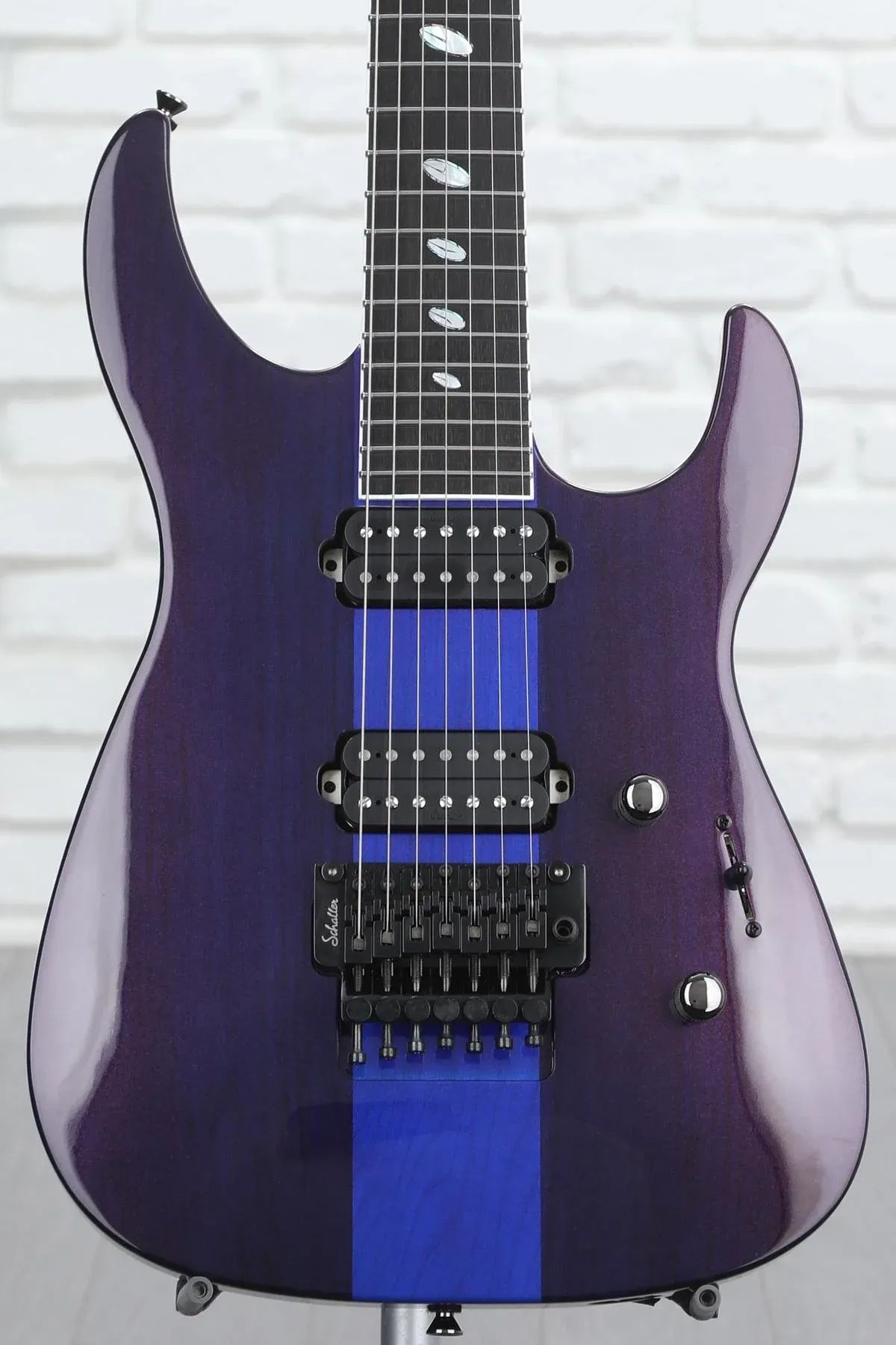 Caparison Guitars Dellinger 7 Prominence EF 7-струнная электрогитара — Trans Spectrum Blue с накладкой из черного дерева
Caparison Guitars Dellinger 7 Prominence EF 7-струнная электрогитара — Trans Spectrum Blue с накладкой из черного дерева