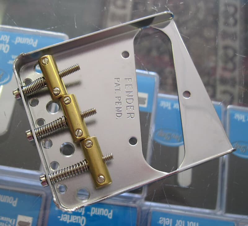 Бридж Fender USA American Vintage 3-Saddle Telecaster 0990806100 American USA Vintage 3-Saddle 52 Tele Bridge Pat Pend Brass Saddles 099-0806-100
Бридж Fender USA American Vintage 3-Saddle Telecaster 0990806100 American USA Vintage 3-Saddle 52 Tele Bridge Pat Pend Brass Saddles 099-0806-100