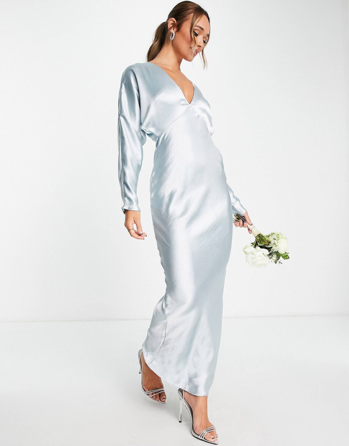 Синее атласное косое платье макси с рукавами \"летучая мышь\" ASOS DESIGN Bridesmaid
Синее атласное косое платье макси с рукавами \"летучая мышь\" ASOS DESIGN Bridesmaid