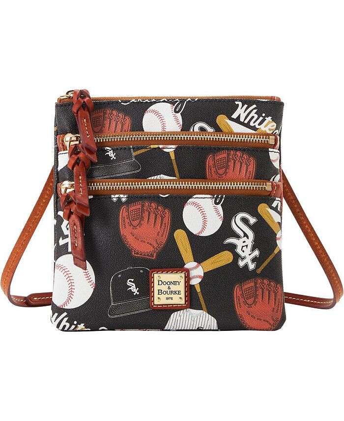 Женская сумка через плечо Chicago White Sox Game Day с тройной молнией Dooney & Bourke, мультиколор
Женская сумка через плечо Chicago White Sox Game Day с тройной молнией Dooney & Bourke, мультиколор